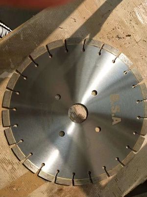 350mm 지름 40mm 세그먼트 모양 정확한 블록 분할을위한 그라닌트 절단 블레이드