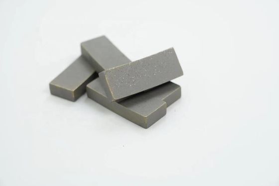 인도네시아의 바잘트 스톤 다이아몬드 절단 도구에 대한 OEM 지원 350mm 다이아몬드 세그먼트