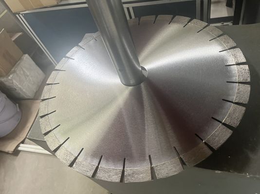 10in 350mm 견고하고 콘크리트 아스팔트 절단 가장자리 높이 0.472in 12mm