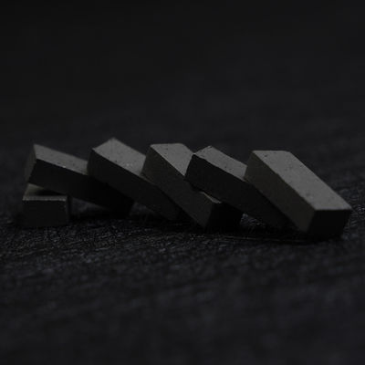 20*4.0/3.5*8mm 화강암 및 석회암 절단용 핫 싱터 다이아몬드 절단 세그먼트