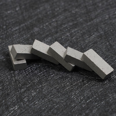 20*4.0/3.5*8mm 화강암 및 석회암 절단용 핫 싱터 다이아몬드 절단 세그먼트