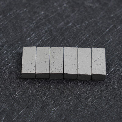 20*4.0/3.5*8mm 화강암 및 석회암 절단용 핫 싱터 다이아몬드 절단 세그먼트